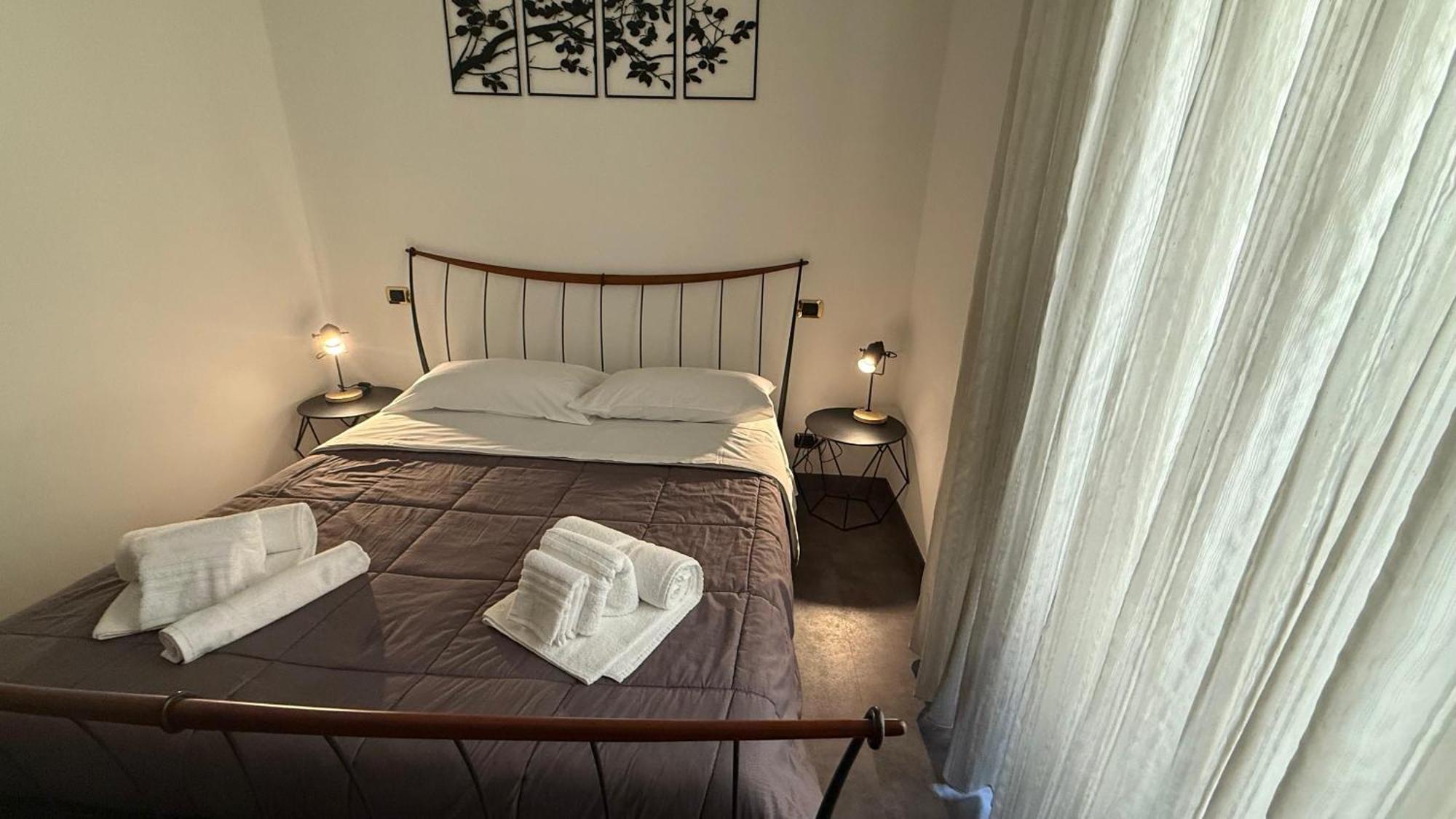 Holiday Guesthouse Салерно Экстерьер фото